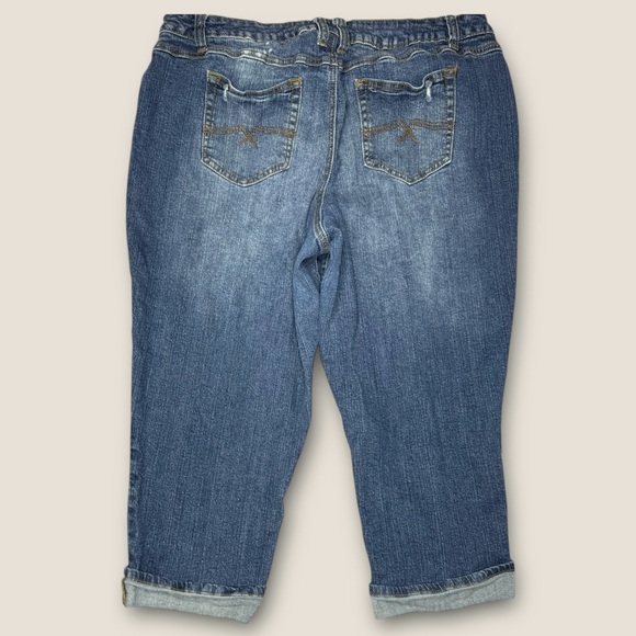 Cato Women's Cropped Distressed Jeans - Blue Size 20W - Picture 7 of 7